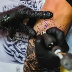Duele Hacerse un Tatuaje Zonas Más Dolorosas y Cómo Prepararte